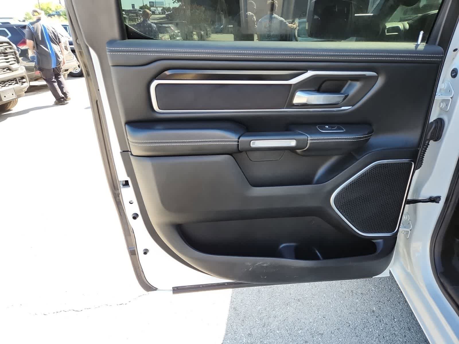 Used 2019 RAM 1500 Laramie w/ Sport Appearance Package AWD/4WD image 25