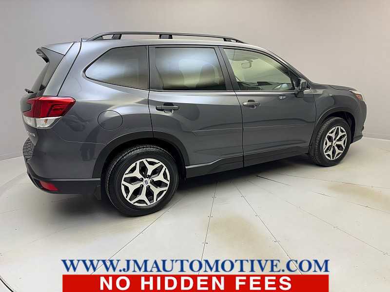 Used 2023 Subaru Forester Premium AWD/4WD image 5