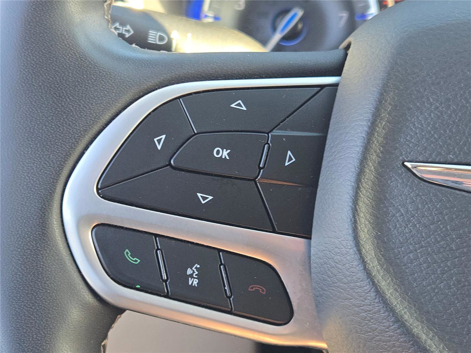 Certified 2023 Chrysler Pacifica Limited FWD image 38