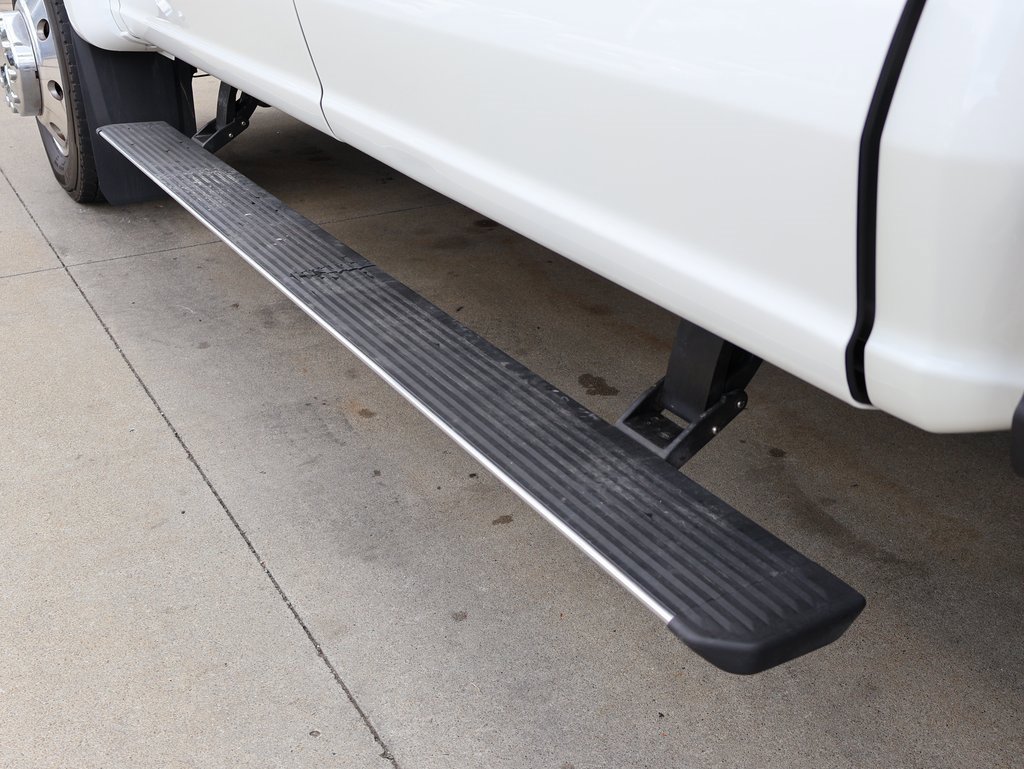 Used 2023 Ford F450 Platinum w/ FX4 Off-Road Package image 10