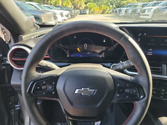 Used 2025 Chevrolet Trax RS w/ Sunroof Package FWD image 23