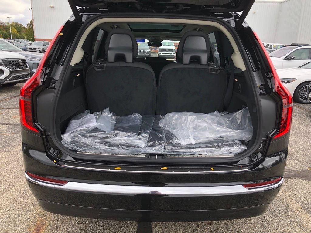 New 2026 Volvo XC90 B6 Plus w/ Protection Package Premier AWD/4WD image 32
