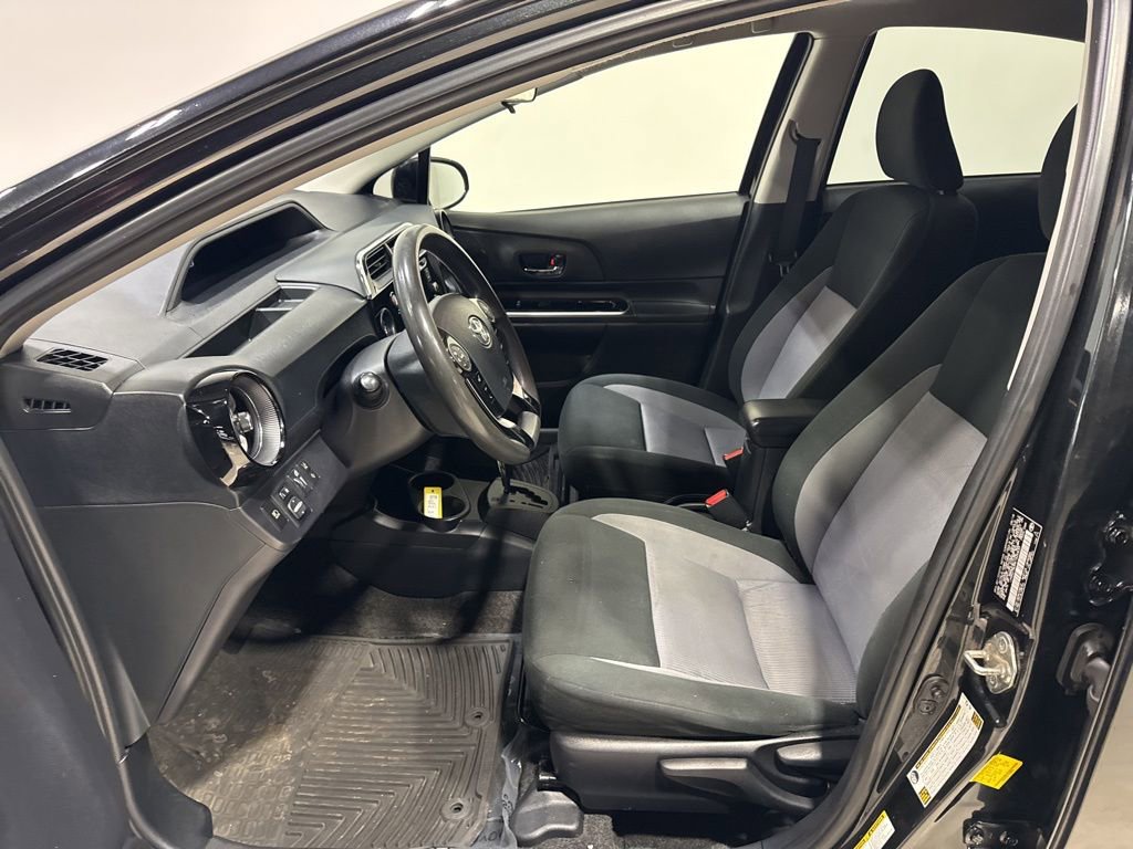Used 2019 Toyota Prius C image 23