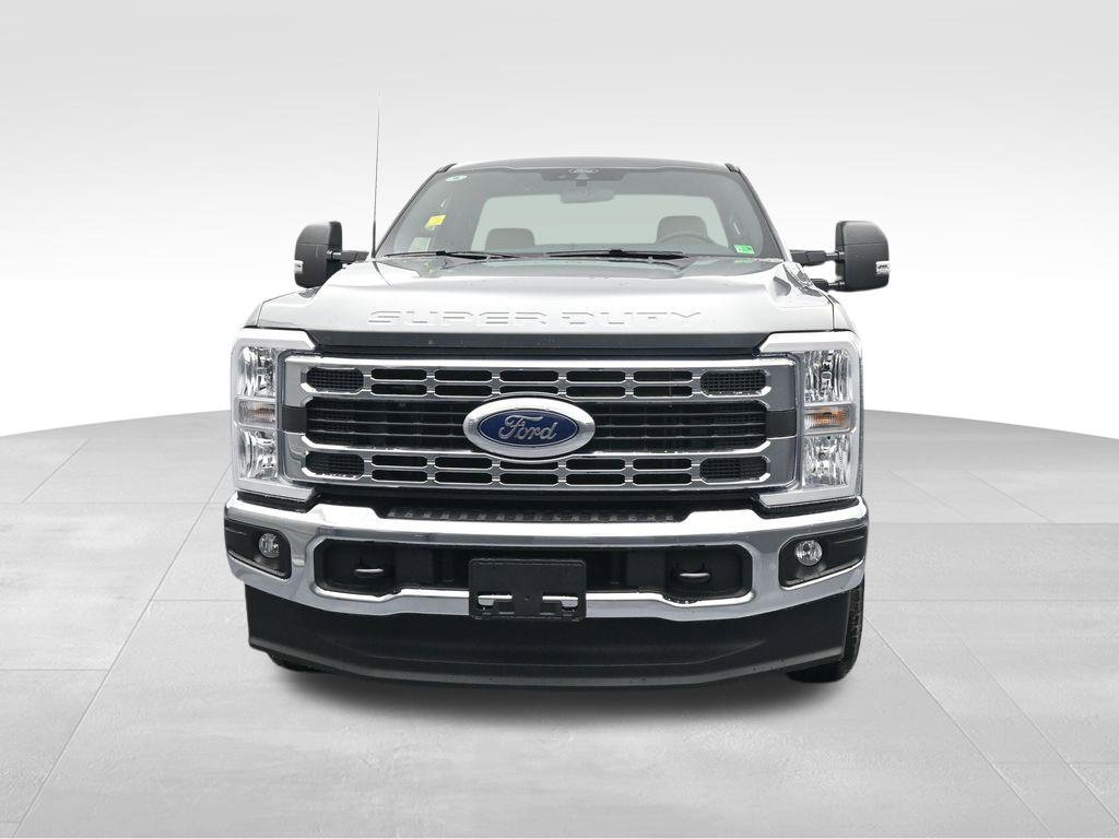 New 2025 Ford F350 XLT image 3