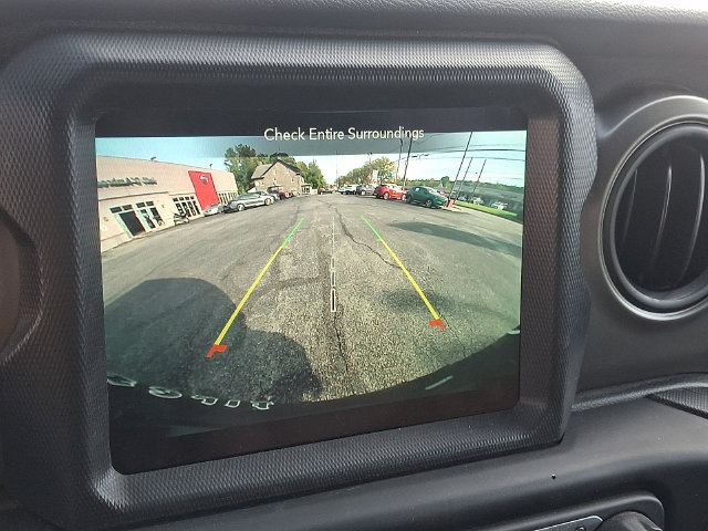 Certified 2023 Jeep Wrangler Unlimited w/ 8.4" Radio Group AWD/4WD image 18