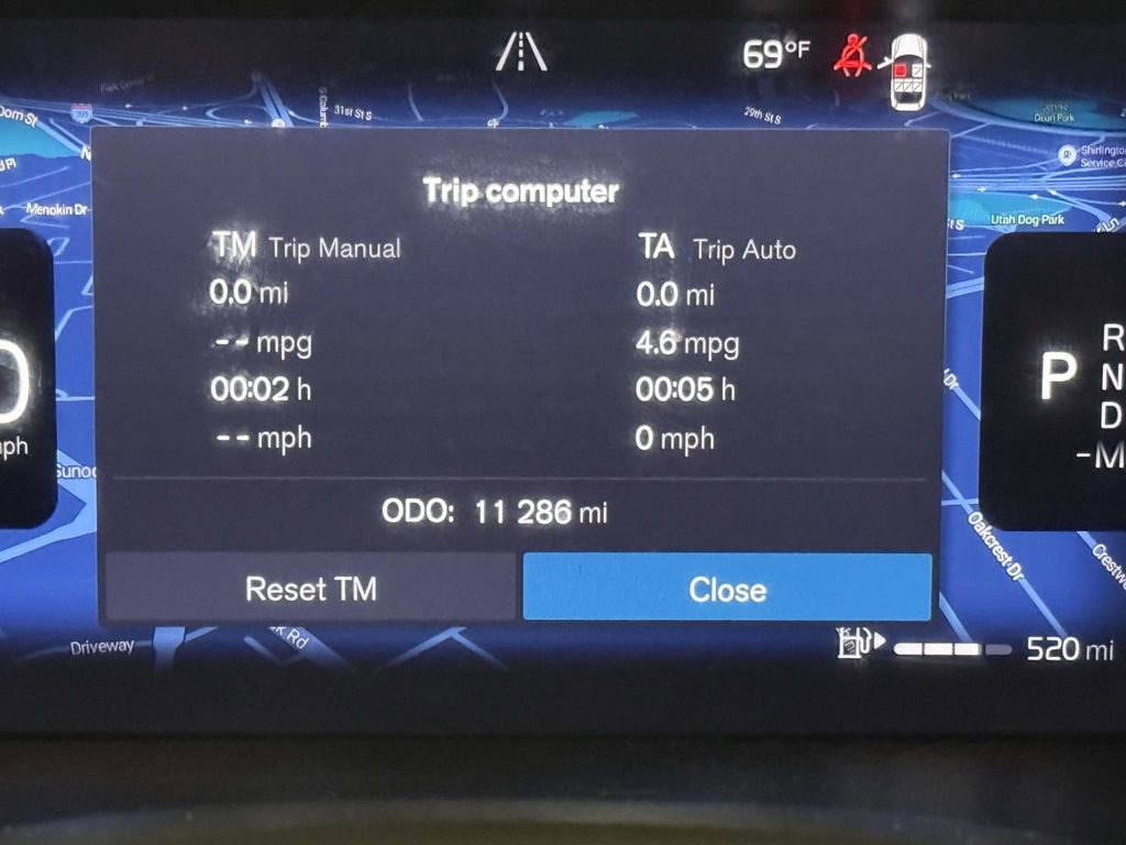 Used 2025 Volvo XC60 B5 Plus image 5