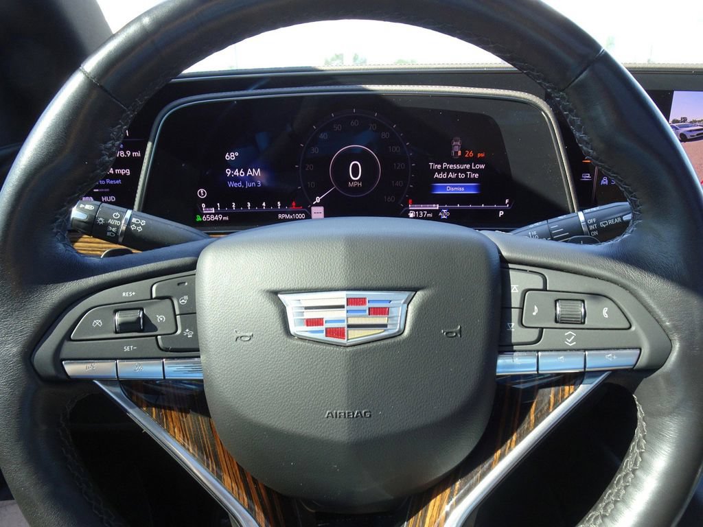 Used 2022 Cadillac Escalade ESV Premium Luxury w/ LPO, Radiant Package AWD/4WD image 20