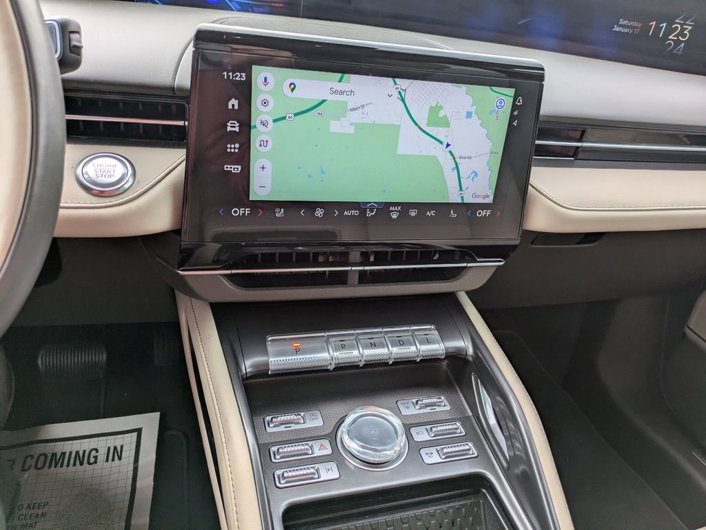 Used 2025 Lincoln Nautilus Premier image 13