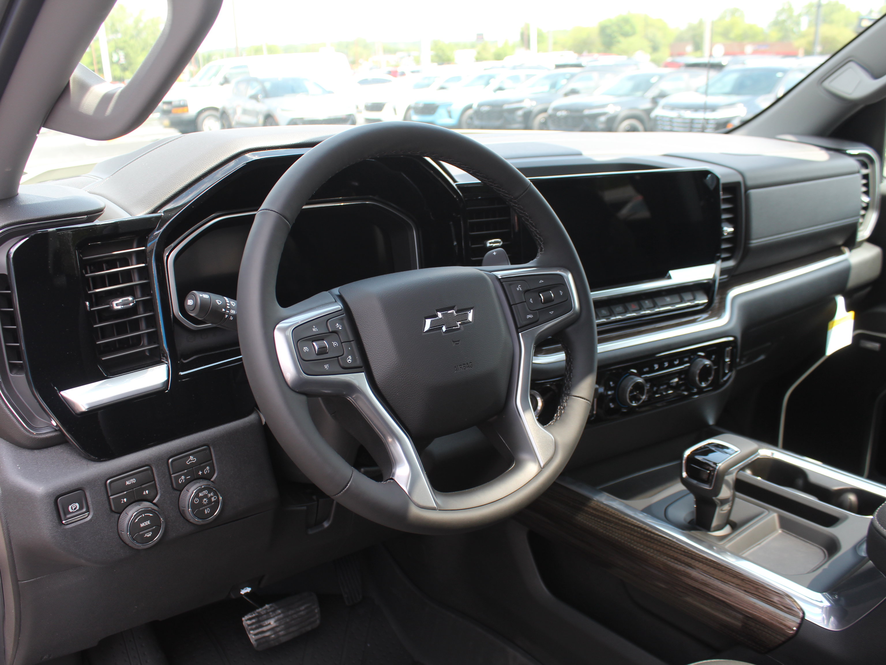 New 2026 Chevrolet Silverado 1500 RST w/ Dark Appearance Package AWD/4WD image 11
