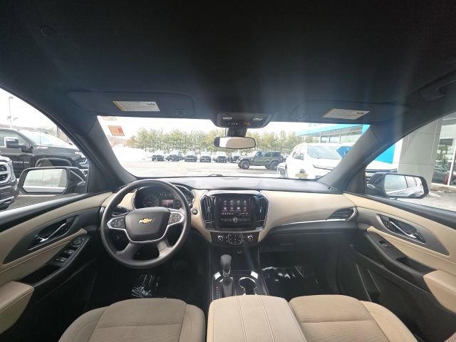 Used 2022 Chevrolet Traverse LS image 11