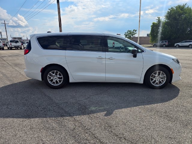 Used 2024 Chrysler Voyager LX FWD image 3