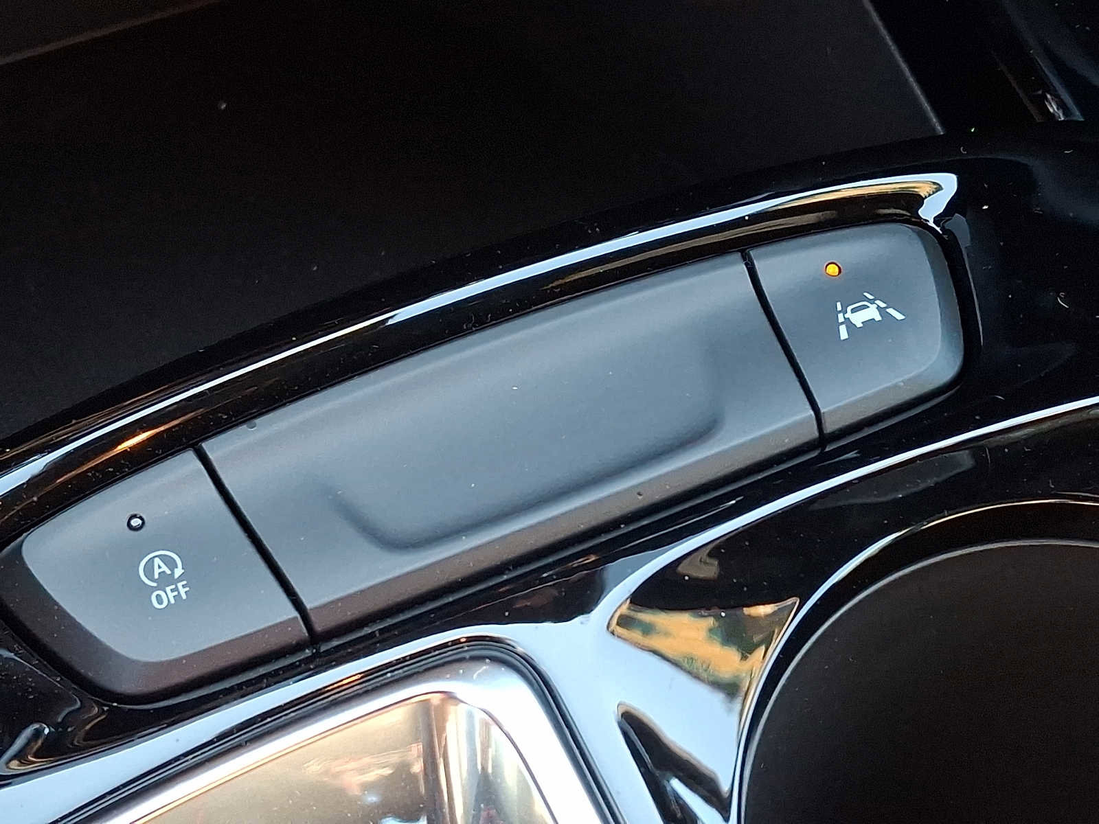 Used 2025 Chevrolet Trax RS w/ Driver Confidence Package image 22