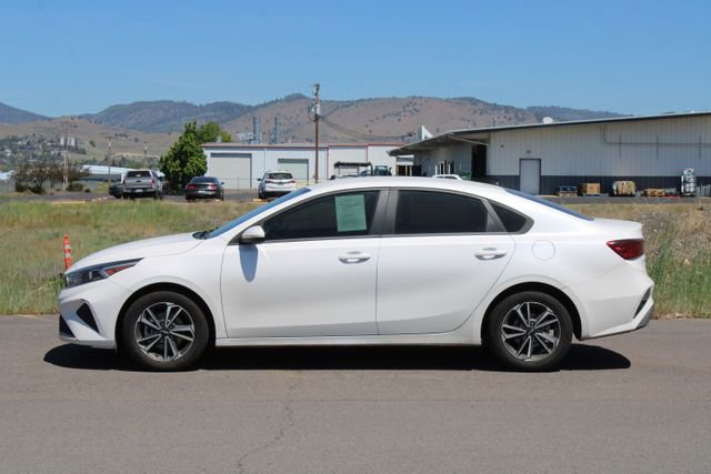 Used 2023 Kia Forte LXS FWD image 3
