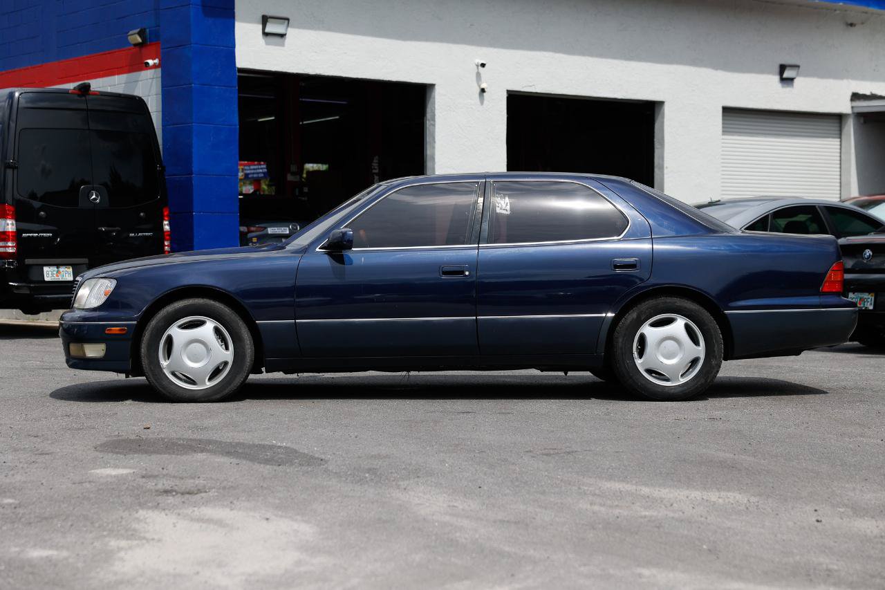 Used 1999 Lexus LS 400 w/ Premium Pkg RWD image 3