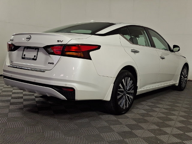 Used 2023 Nissan Altima 2.5 SV AWD/4WD image 9