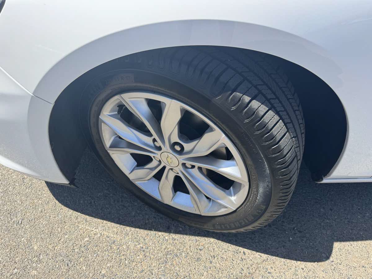 Used 2019 Chevrolet Malibu LT FWD image 38