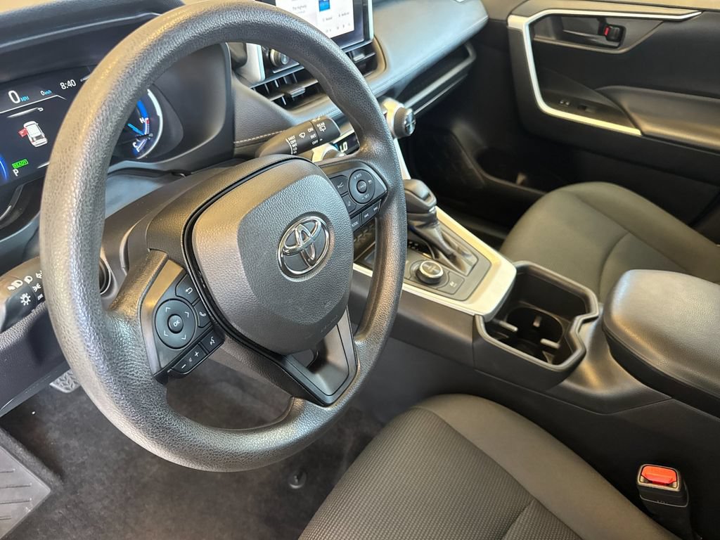 Used 2024 Toyota RAV4 LE AWD/4WD image 11