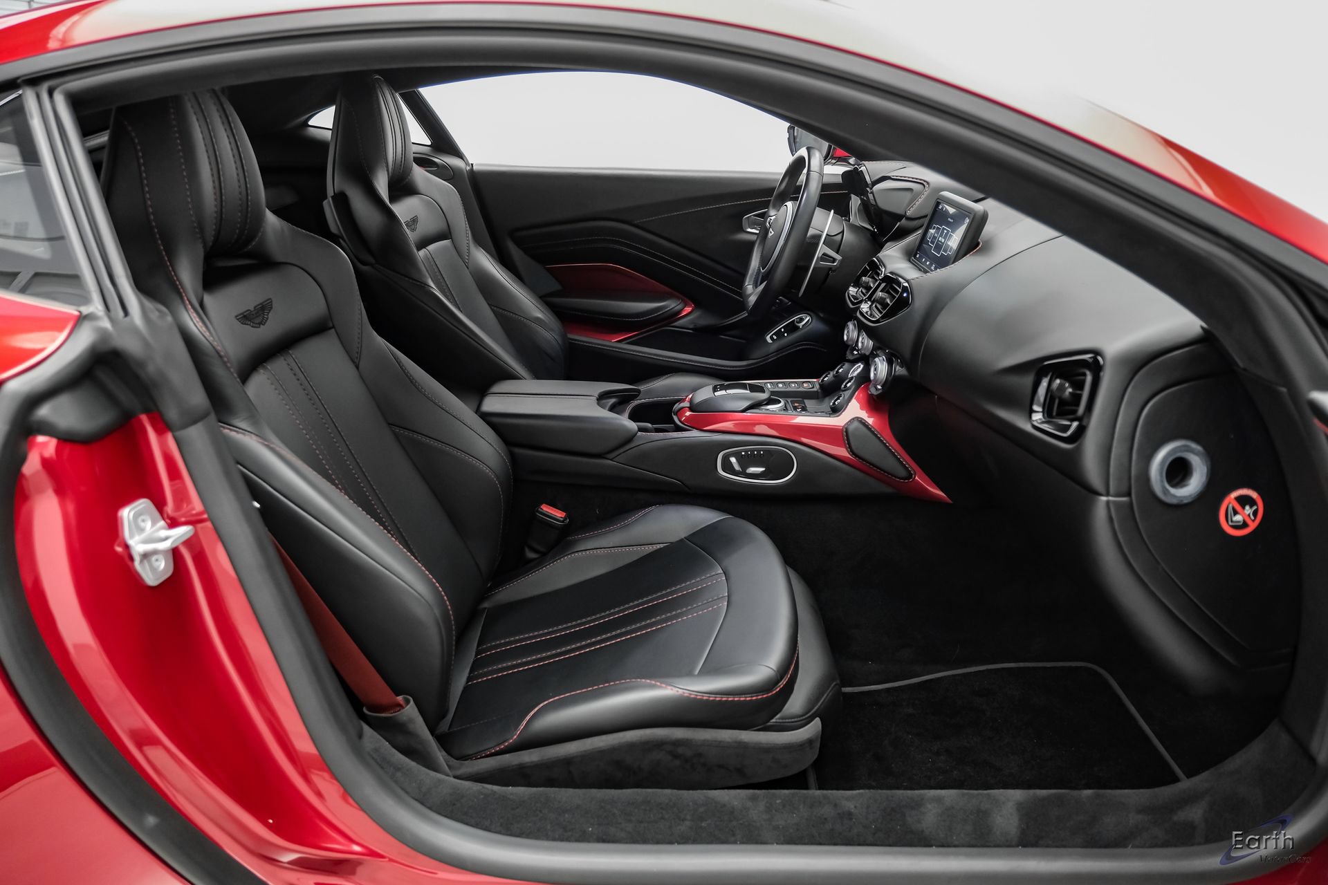 Used 2019 Aston Martin V8 Vantage Coupe RWD image 51