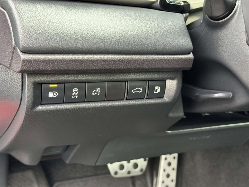 Used 2025 Toyota Camry XSE image 10