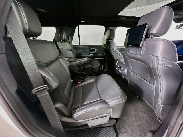 New 2026 Ford Expedition Platinum w/ Stealth Appearance Package AWD/4WD image 31