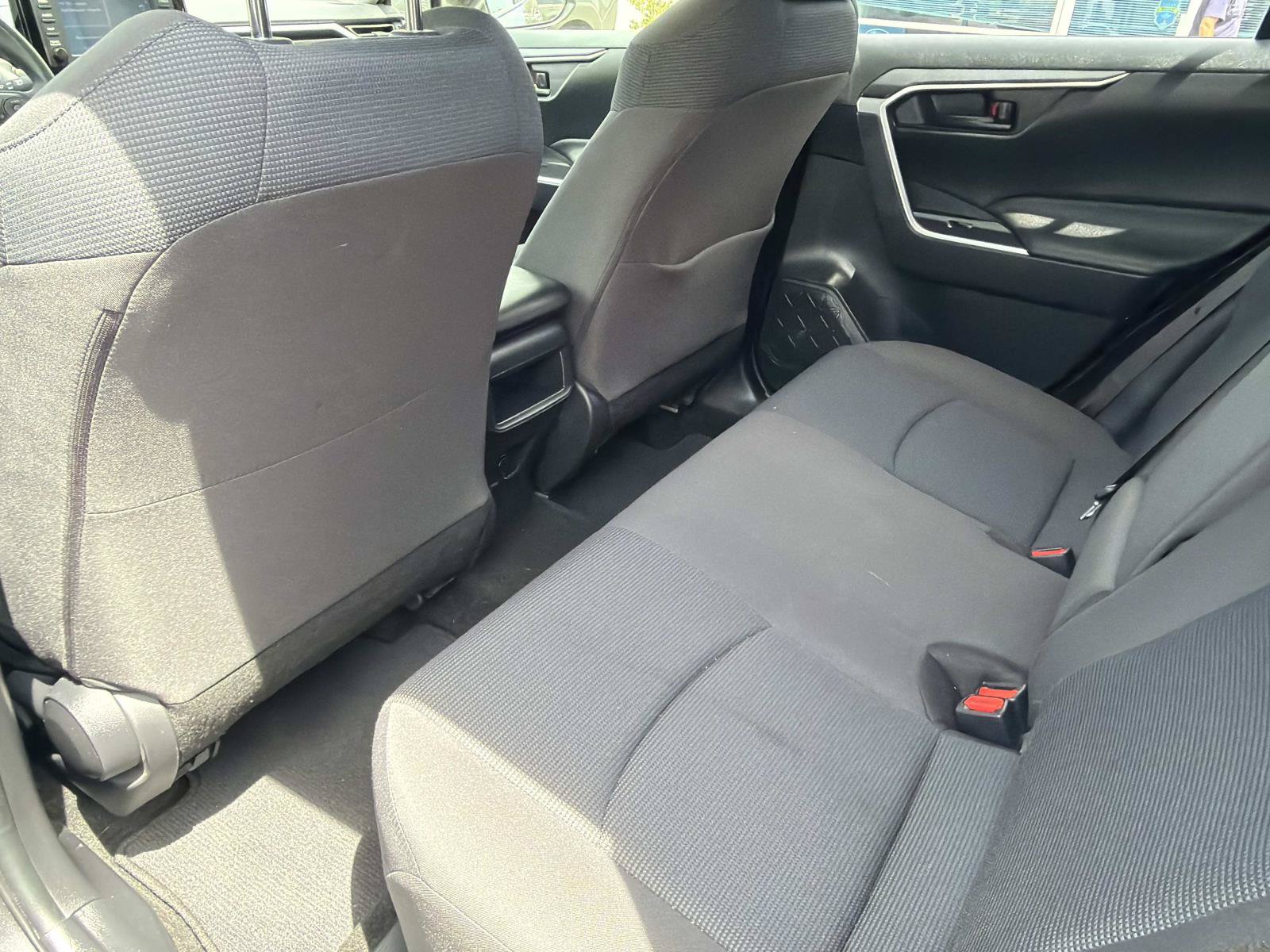 Used 2019 Toyota RAV4 LE w/ Carpet Mat Package FWD image 10