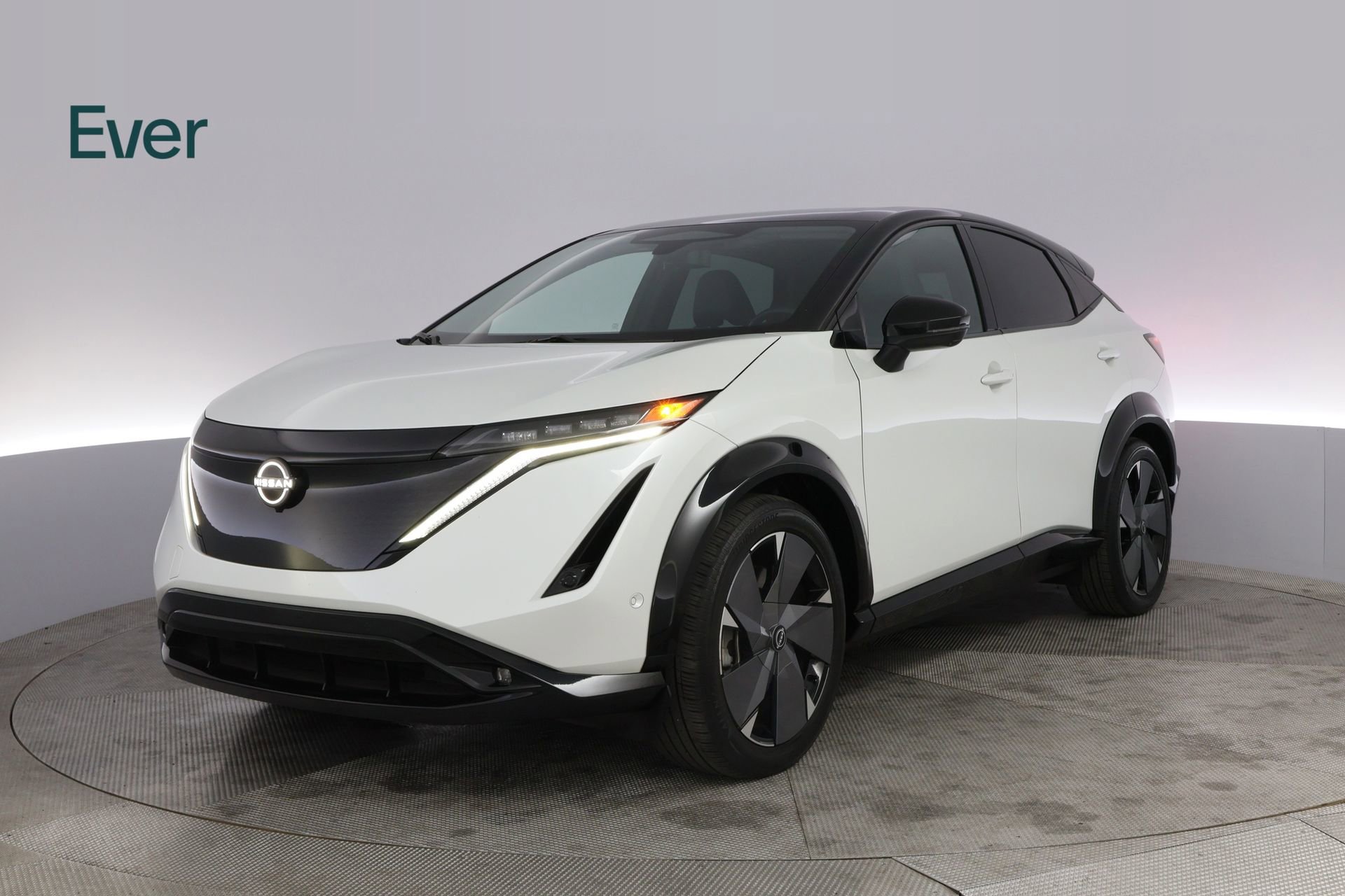 Used 2023 Nissan Ariya image 2