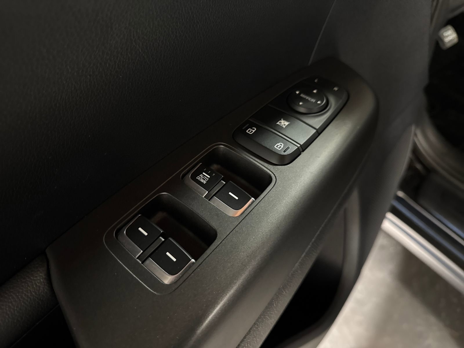 Used 2022 Kia Sportage LX image 25