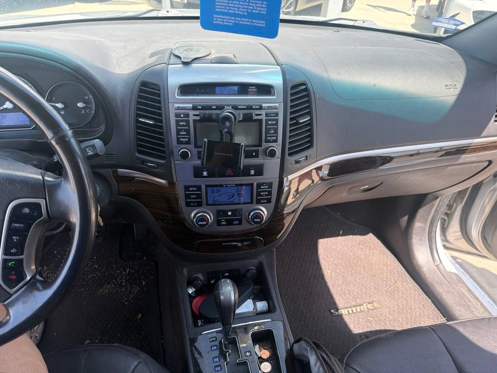 Used 2010 Hyundai Santa Fe Limited FWD image 3