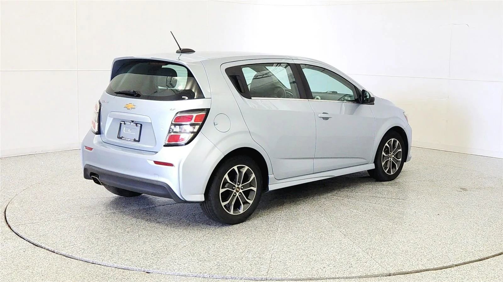 Used 2017 Chevrolet Sonic LT w/ Convenience Package FWD image 7