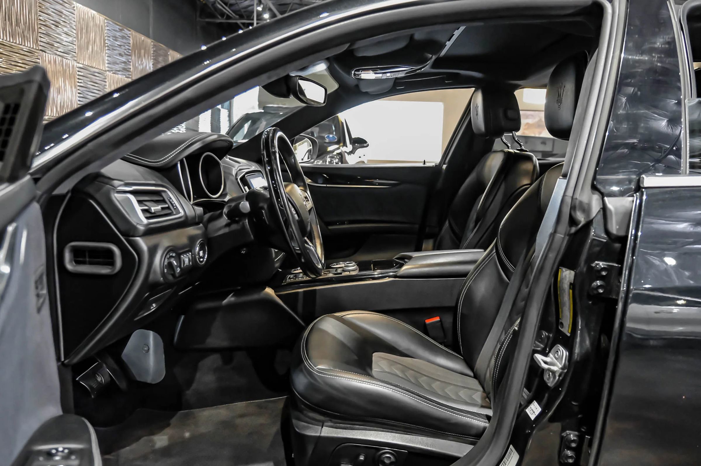 Used 2019 Maserati Ghibli S GranLusso AWD/4WD image 4