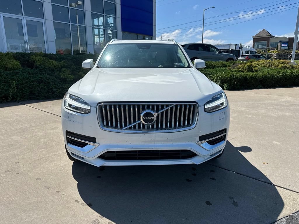 Used 2025 Volvo XC90 B6 Ultra w/ Protection Package Premier AWD/4WD image 2