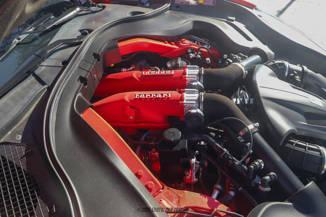 Used 2019 Ferrari Portofino image 19