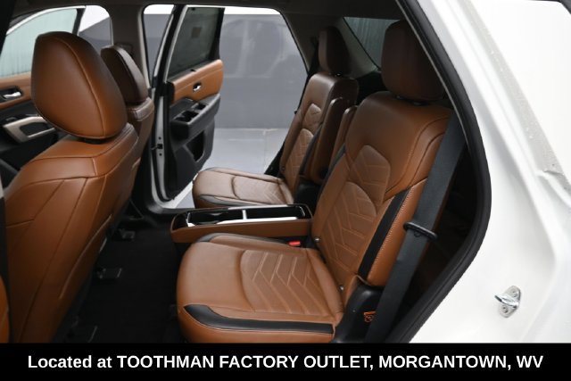 Used 2022 Nissan Pathfinder Platinum w/ Cargo Package AWD/4WD image 15
