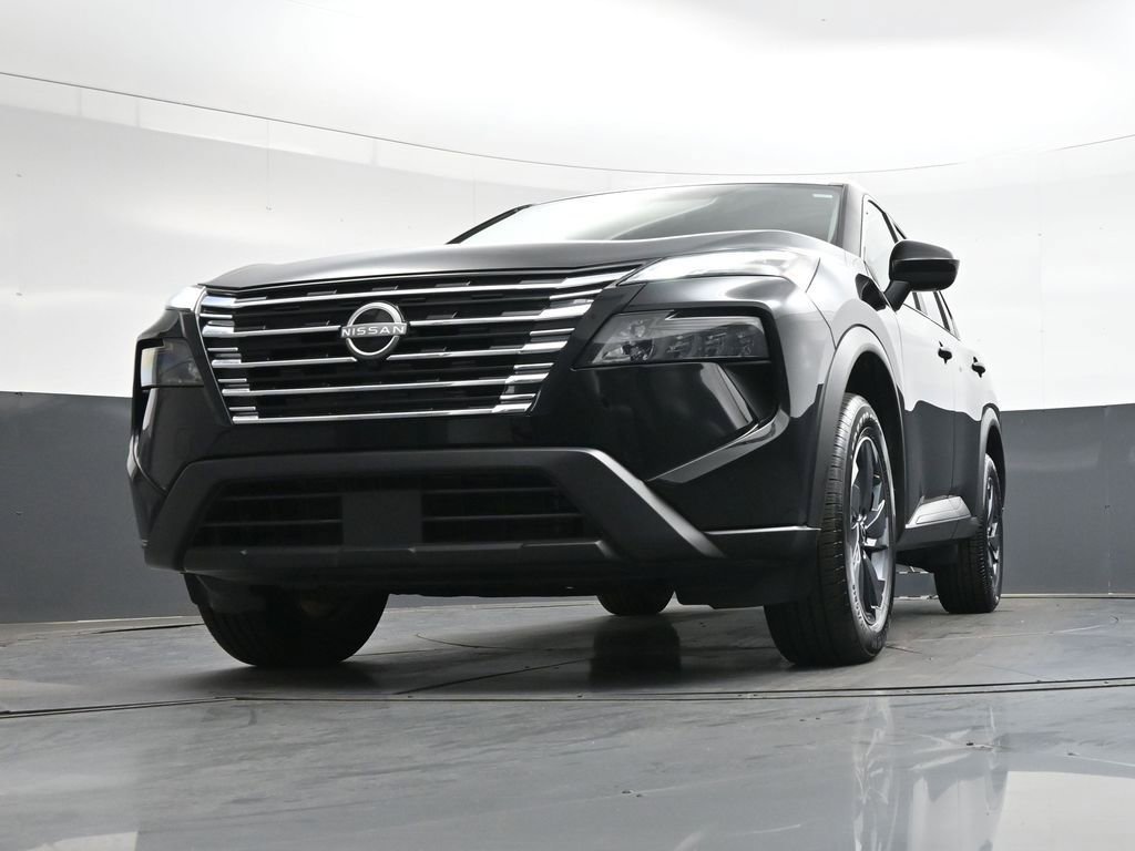 Used 2025 Nissan Rogue SV image 43