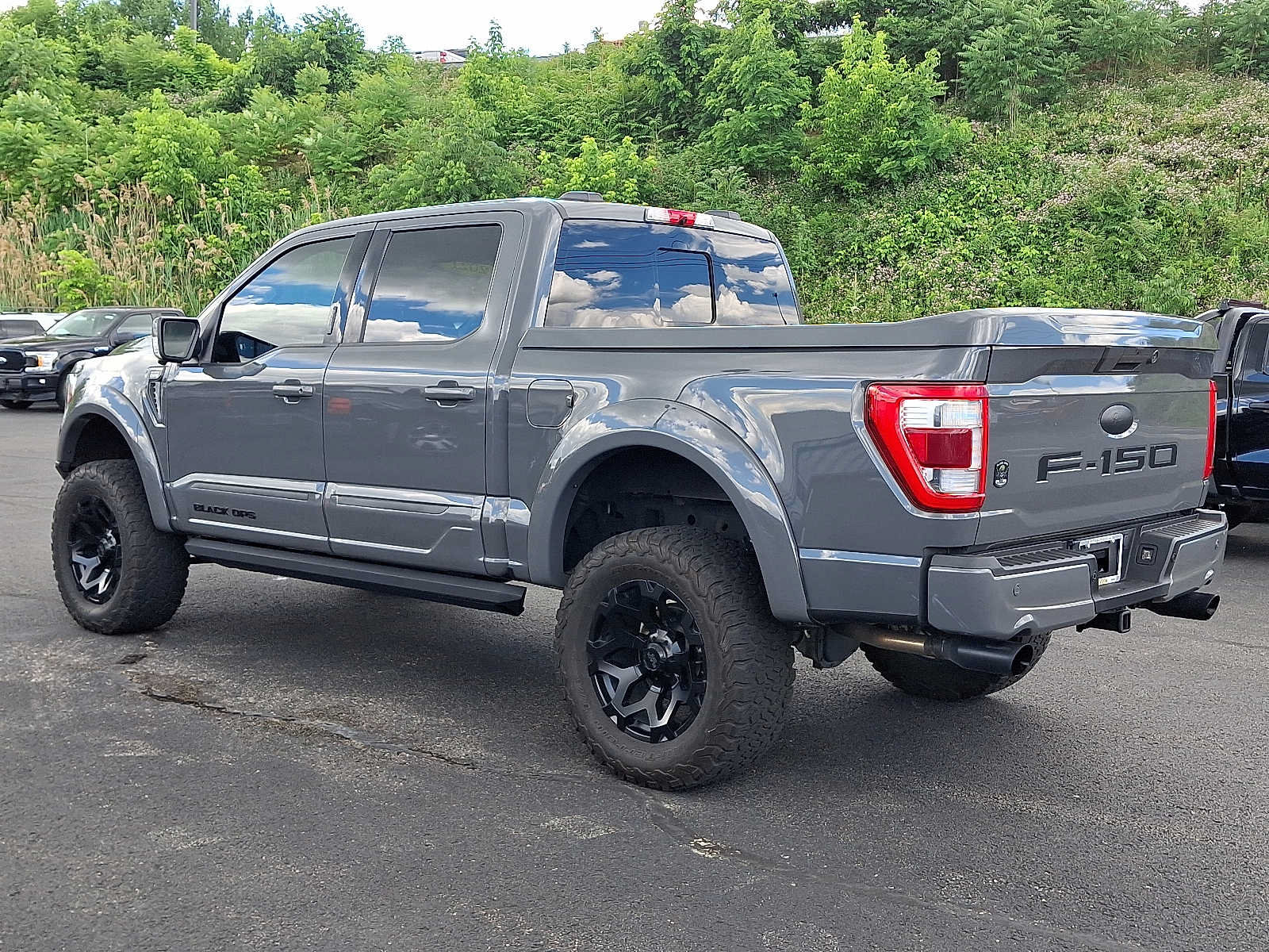 Used 2021 Ford F150 Lariat w/ Equipment Group 502A High AWD/4WD image 4