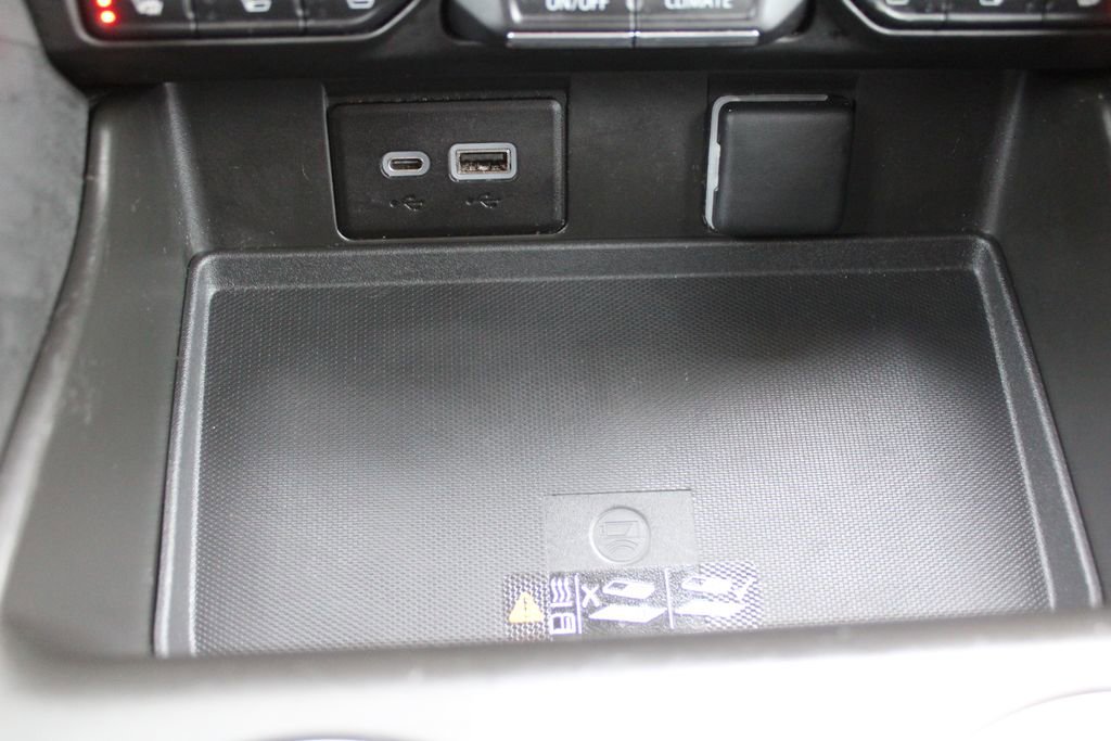 Used 2023 Chevrolet Suburban High Country image 42