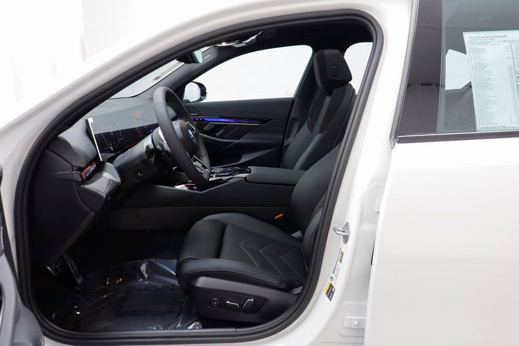 New 2026 BMW 550e xDrive w/ Premium Package image 5