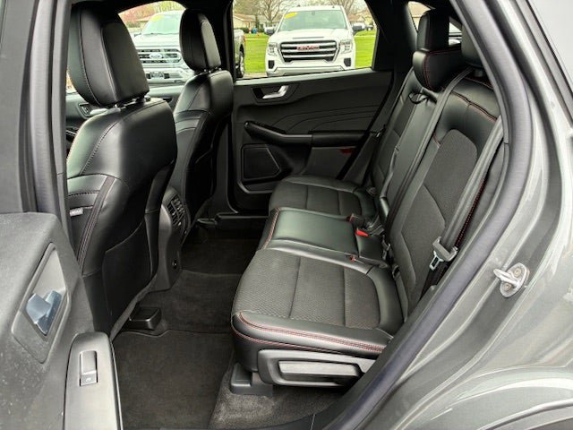 Used 2025 Ford Escape ST-Line w/ Tech Pack #1 AWD/4WD image 13