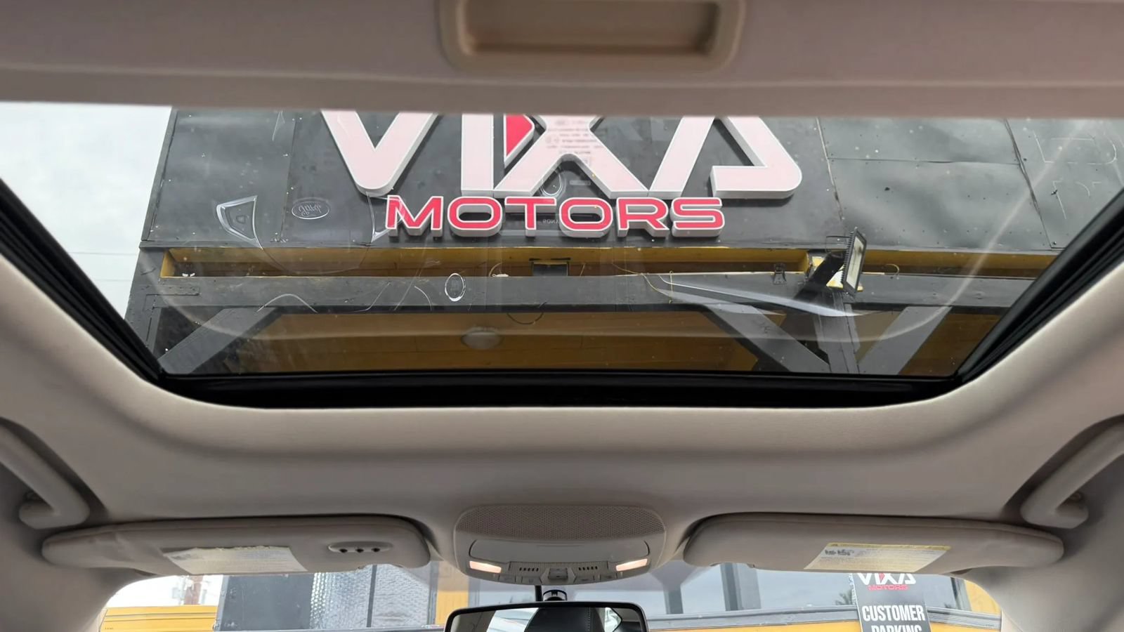 Used 2017 Ford Fusion Energi Titanium FWD image 22