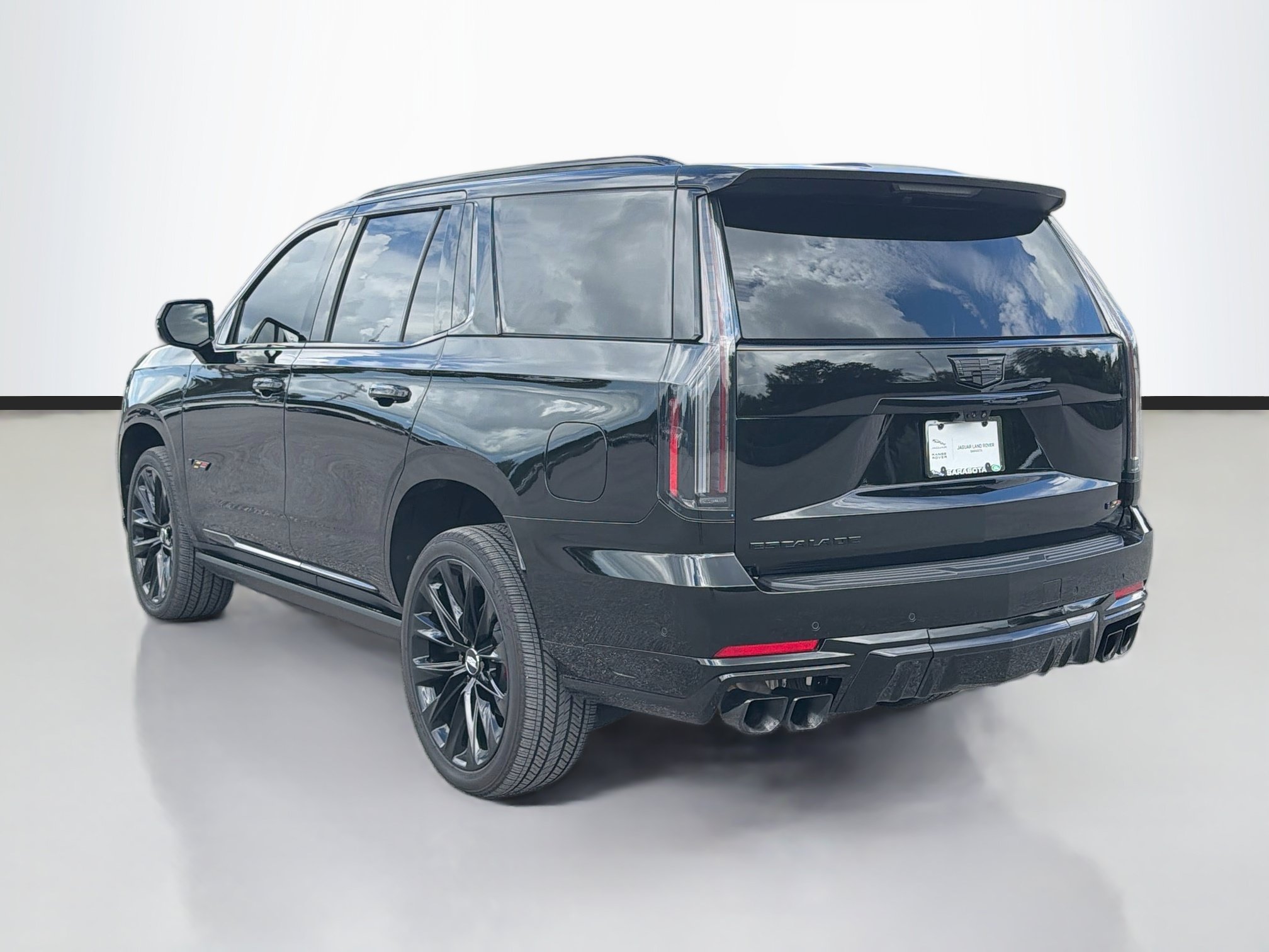 Used 2026 Cadillac Escalade V w/ LPO, ONYX Package AWD/4WD image 3