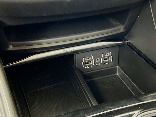 Used 2024 Chrysler Pacifica Limited w/ S Appearance Package FWD image 21
