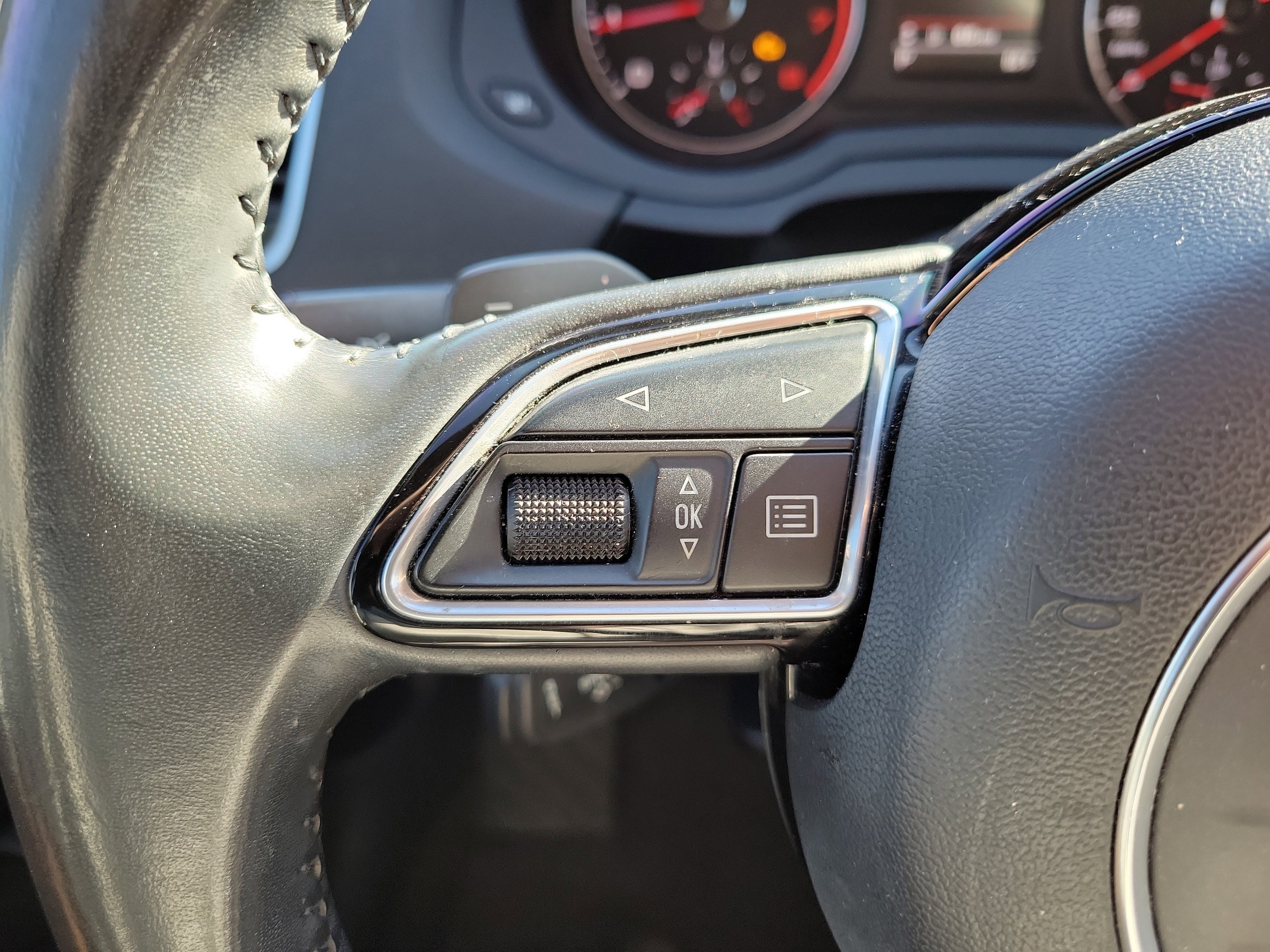 Used 2018 Audi Q3 2.0T Premium Plus w/ Premium Plus Package image 28