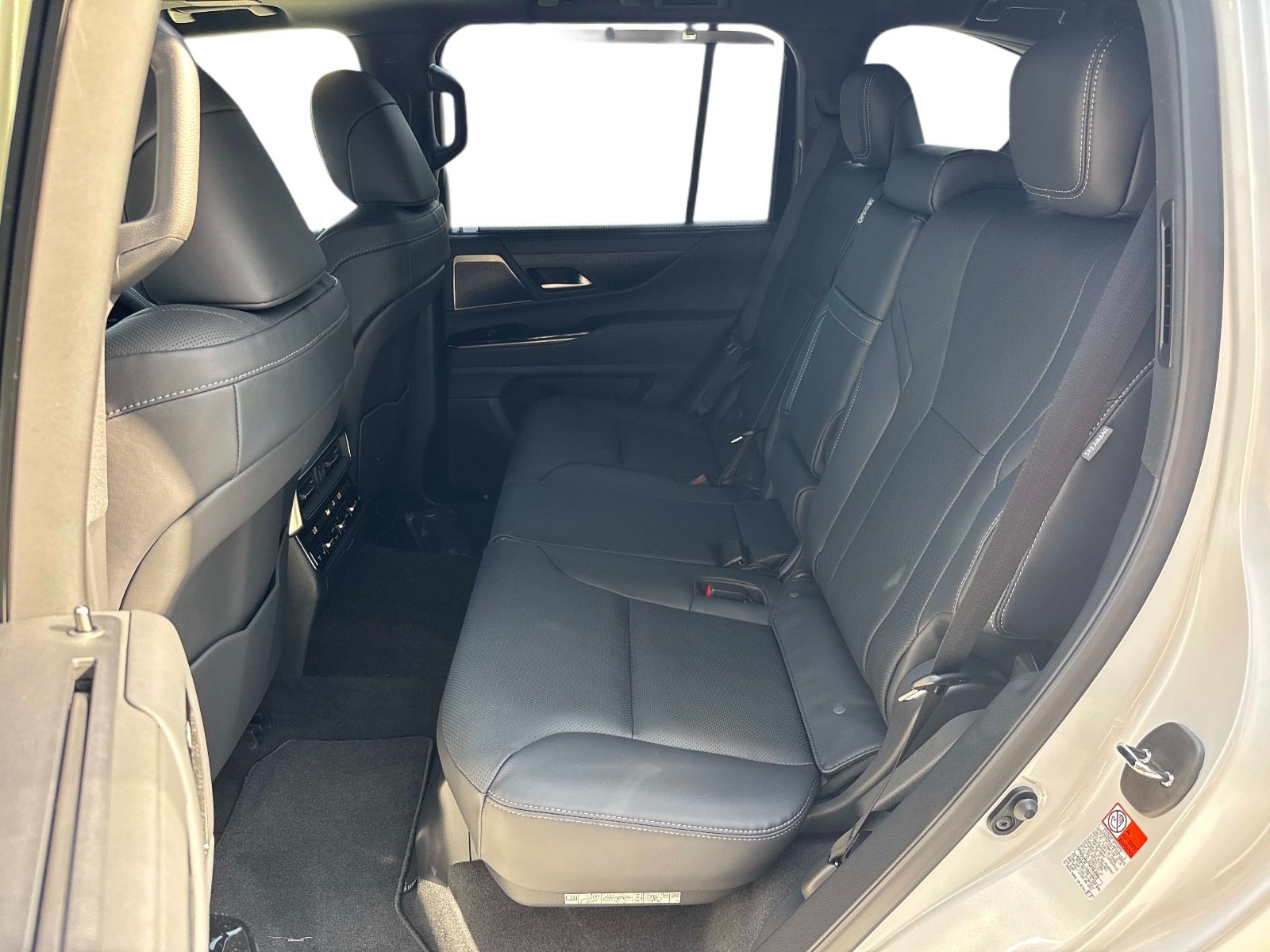 New 2026 Lexus LX 700h Luxury AWD/4WD image 14