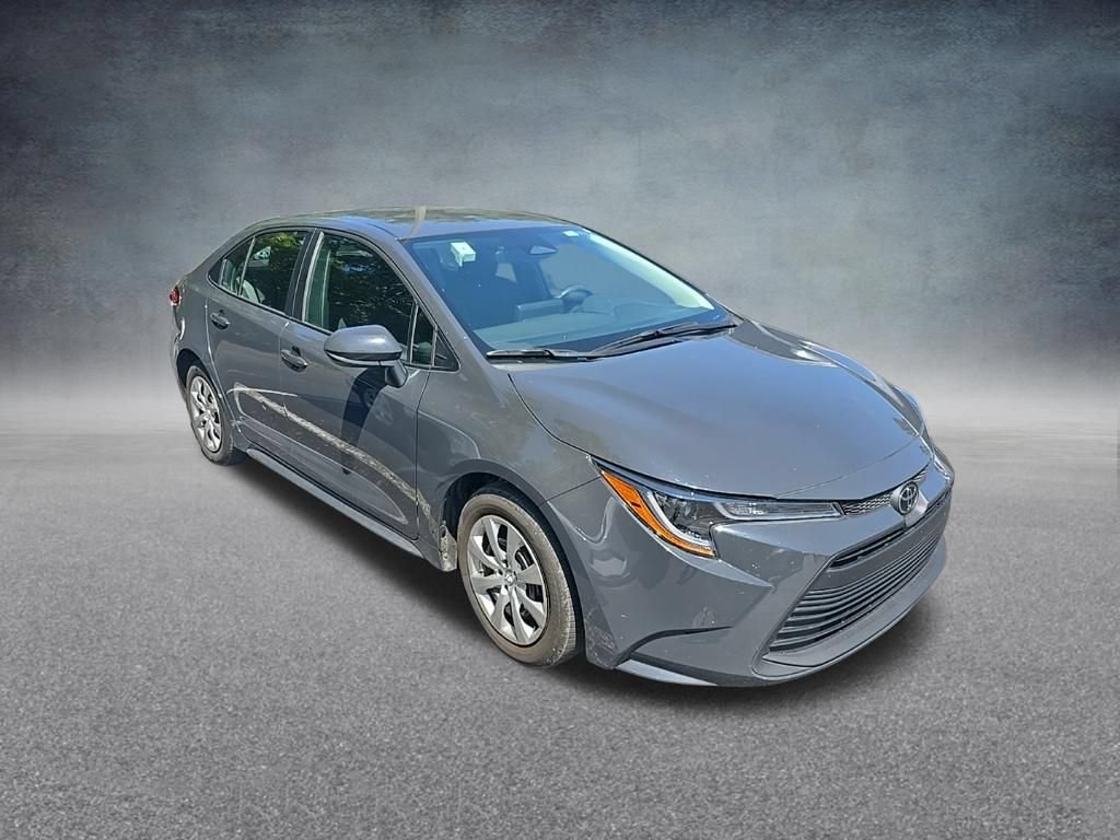 Used 2025 Toyota Corolla LE FWD image 2