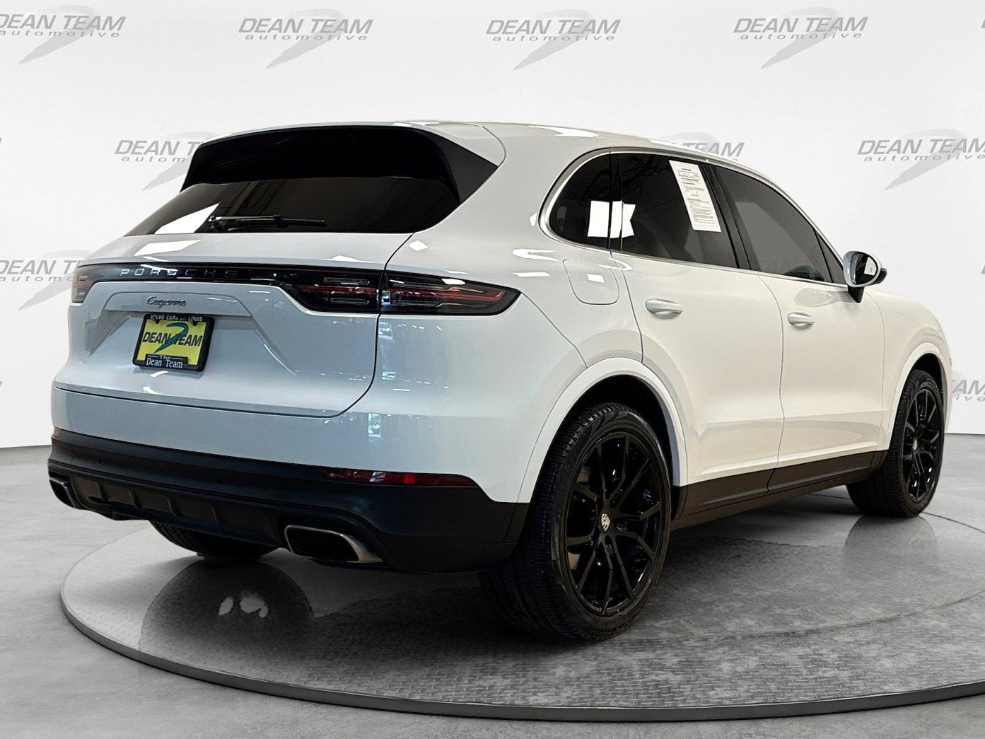 Used 2023 Porsche Cayenne Platinum Edition AWD/4WD image 4