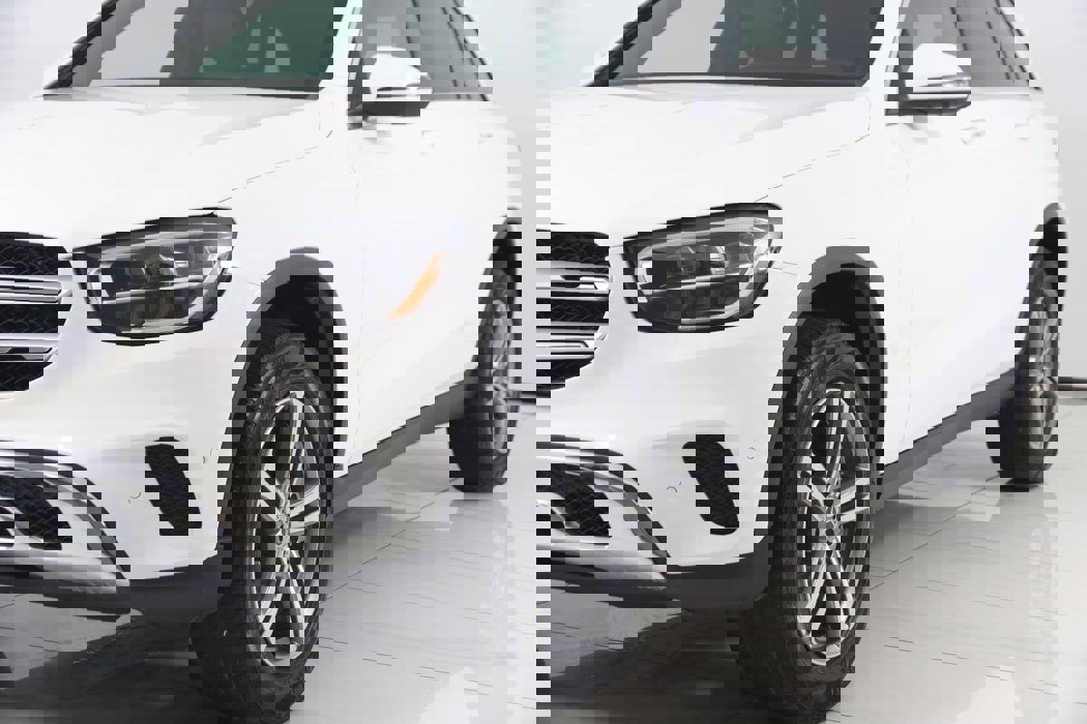 Used 2022 Mercedes-Benz GLC 300 4MATIC w/ Driver Assistance Package image 73