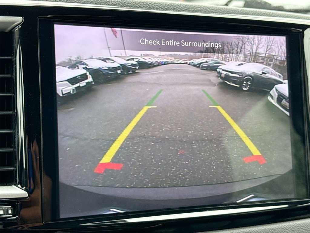 Used 2023 Chrysler Pacifica Touring-L image 22