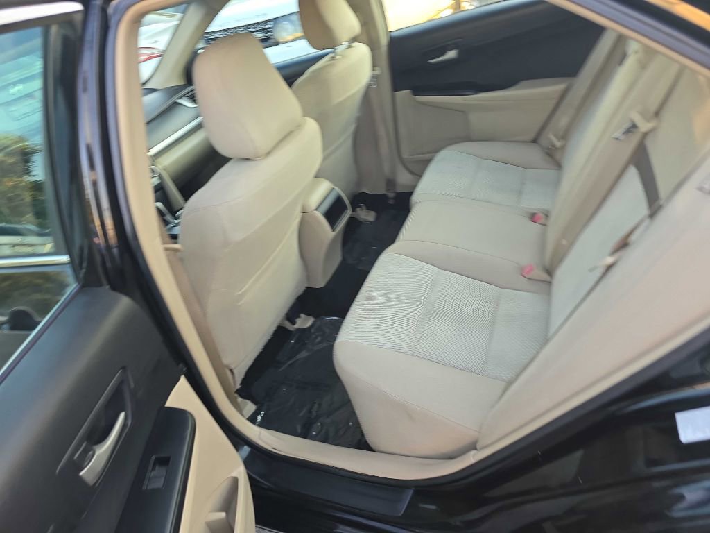 Used 2013 Toyota Camry L image 12