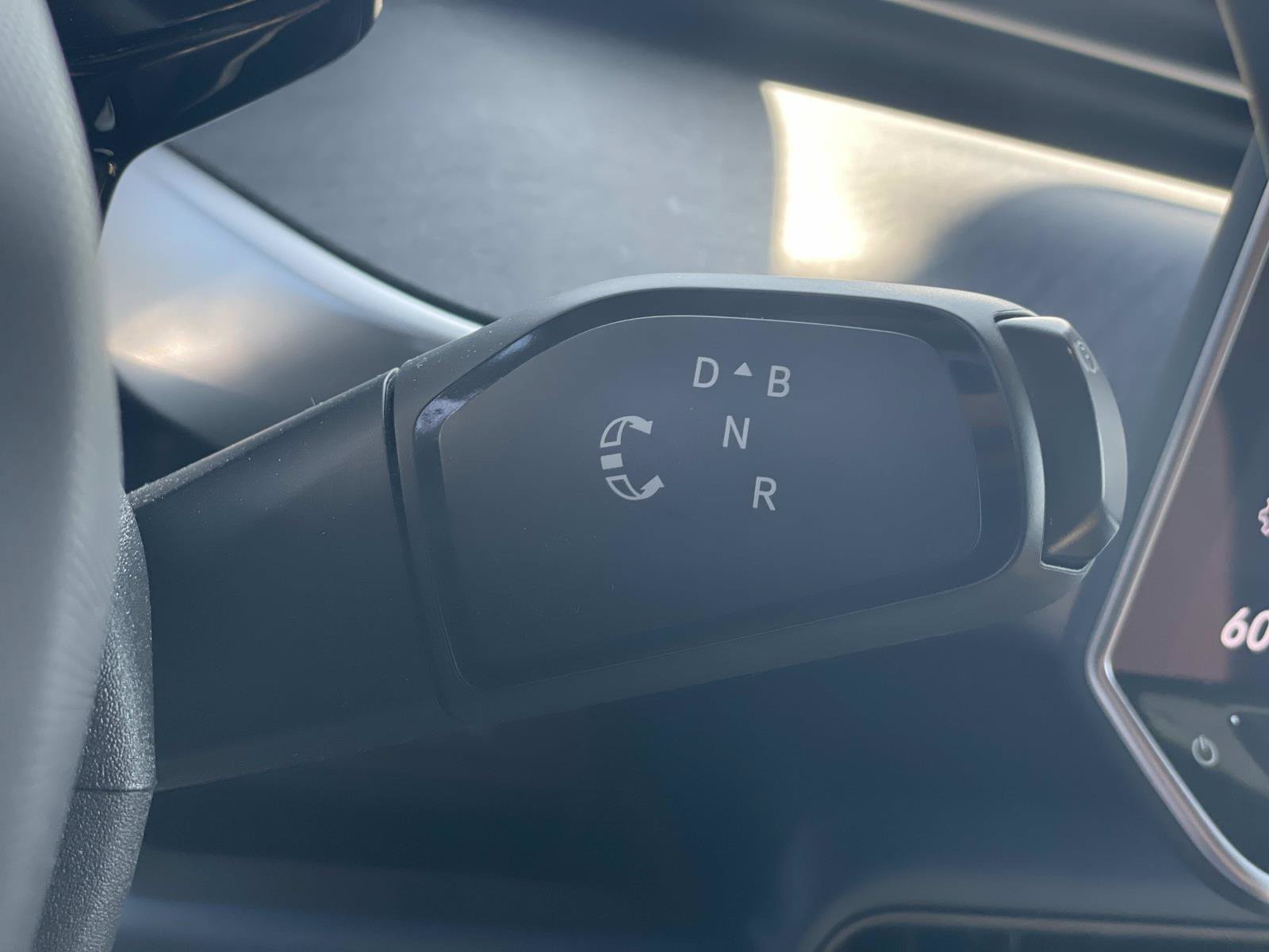 Certified 2025 Volkswagen ID. Buzz Pro S RWD image 17