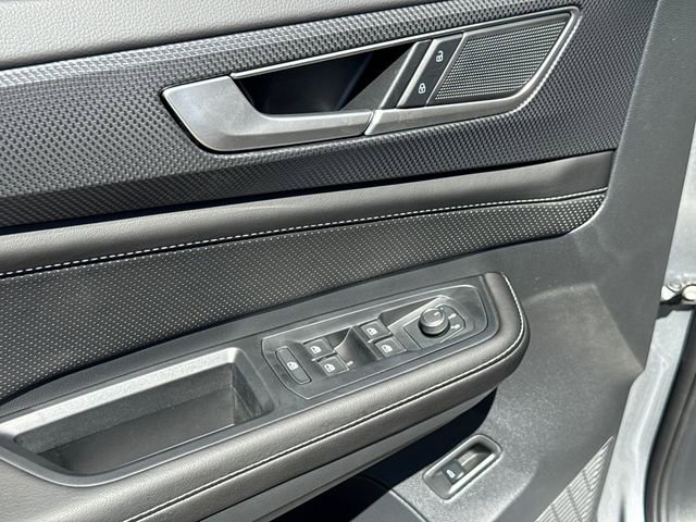 New 2026 Volkswagen Atlas Cross Sport SEL R-Line image 39